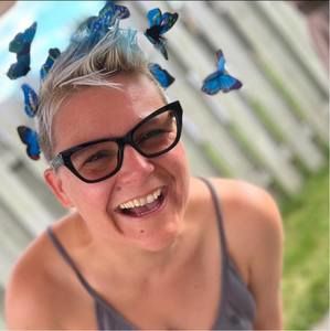 Meet your Posher, Karine